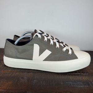 VEJA Wata II Low Mens Size 11 Fashion Sneakers Shoes Green Cream